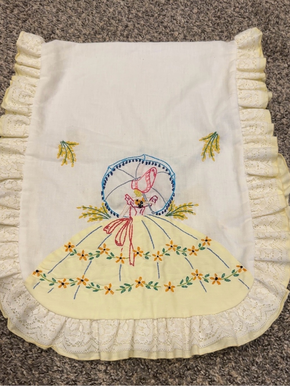 VTG Southern Belle Table Runner  41x 16 Yellow /white